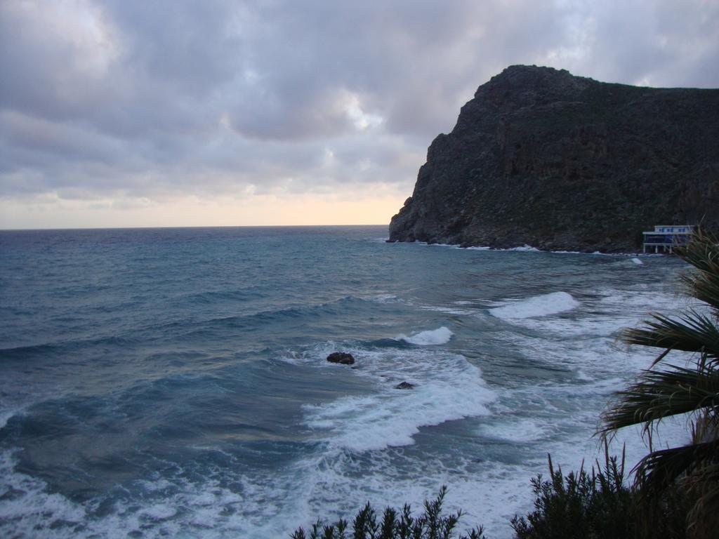 Lendas Paradise Studios Léntas Oda fotoğraf